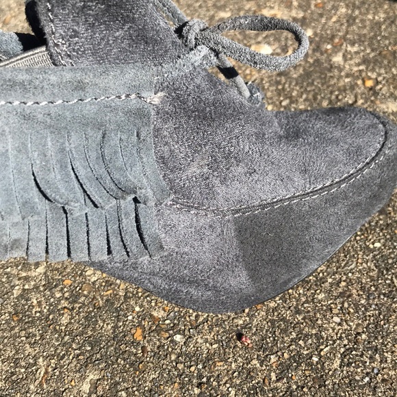ANNE MICHELLE Gray Moccasin Heel Booties - Picture 4 of 8